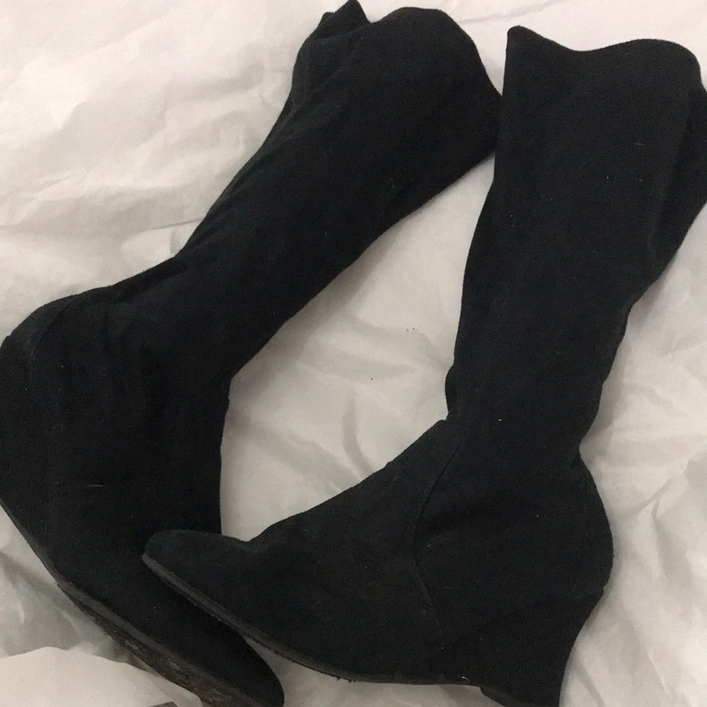 6.5 faux suede boots wedge black